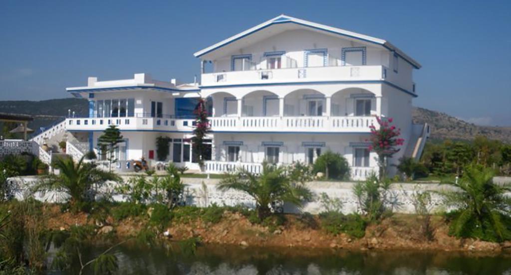 الشقق الفندقية أموديافي  Gogas Palace المظهر الخارجي الصورة